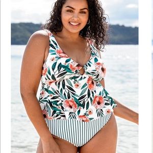 Cupshe Floral And Striped Ruffled Plus Size Bikini
